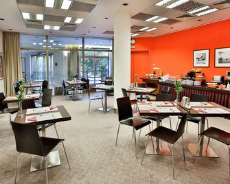 Adina Apartment Hotel Budapest - Budapest - Ristorante