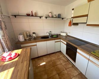 Apartment 'Haus Sonnengarten' with Private Terrace, Garden and Wi-Fi - Seelbach - Keuken