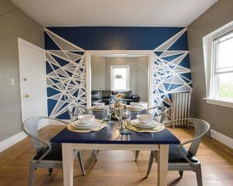 Artsy 2-bedroom apartment in Providence's West End - Providence - Dining room