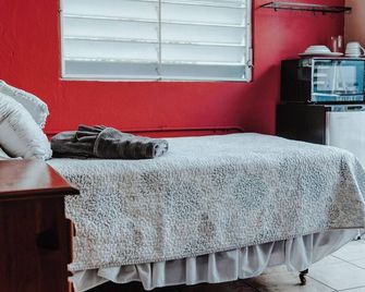 2 Cozy College Student Room with AC, Wi-Fi, Kitchenette - San Juan