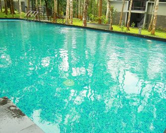 فندق ذه ماونتن كورتيارد تيكادي - ثيكادي - حوض السباحة