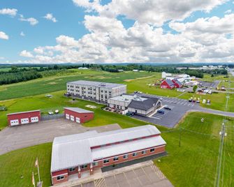 Amsterdam Inn & Suites, an Ascend Collection Hotel - Florenceville-Bristol - Building