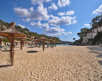 Beautiful, renovated Chalet for 6 pers. with large pool, W-LAN, air conditioning, close to the sea - Santanyí - Plage