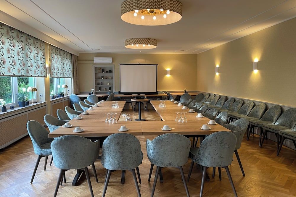 Hotel Restaurant Steinhägerquelle - Steinhagen - Meetingruimte