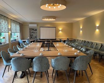 Hotel Restaurant Steinhägerquelle - Steinhagen - Meetingruimte