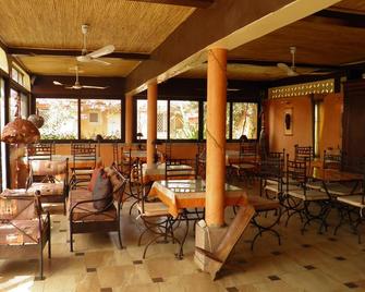 African hut comfort on estate with pool - Saly - Restaurante