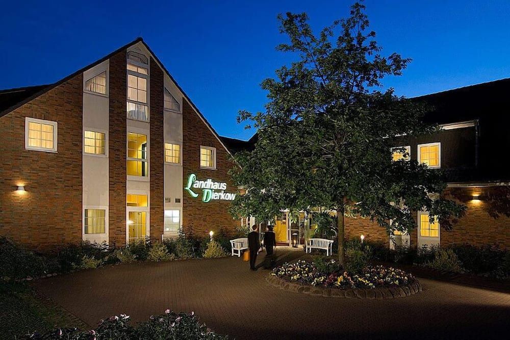 Hotel Landhaus Dierkow - רוסטוק - בניין
