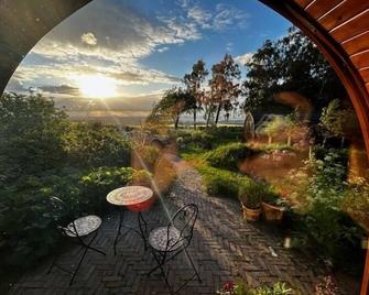 Belhaven Bay Pod - Luxury Double Bed - Sea View - Dunbar - Innenhof