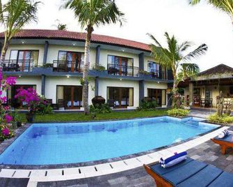 Terrace Bali Inn - South Kuta - Pool