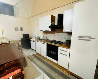 Casa in centro a Giarre - Giarre - Cucina