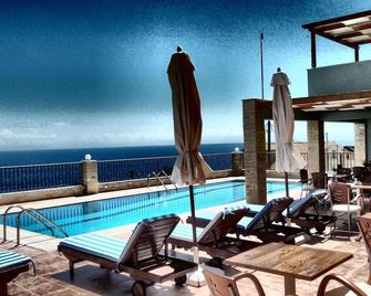 Hotel Anastazia - ארגוסטולי - בריכה