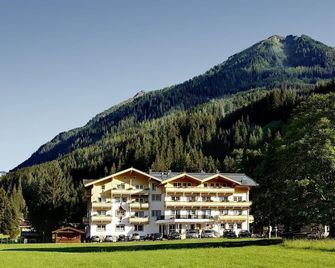 Hotel Grundlhof - Bramberg am Wildkogel - Budova