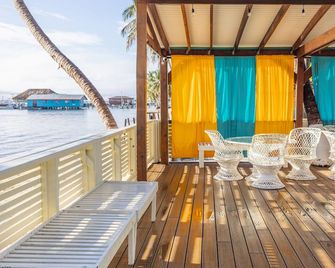 Ocean Tide Beach Resort - San Pedro Town - Balkong