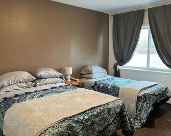 Bird Creek Motel & Rv Park - Indian - Bedroom