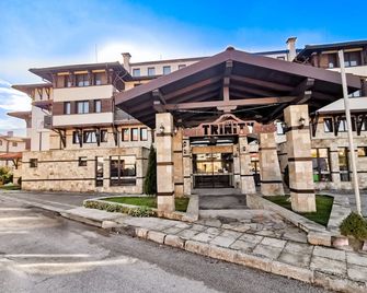 三一班斯科溫泉酒店 - 班斯科 - 班斯科 - 建築