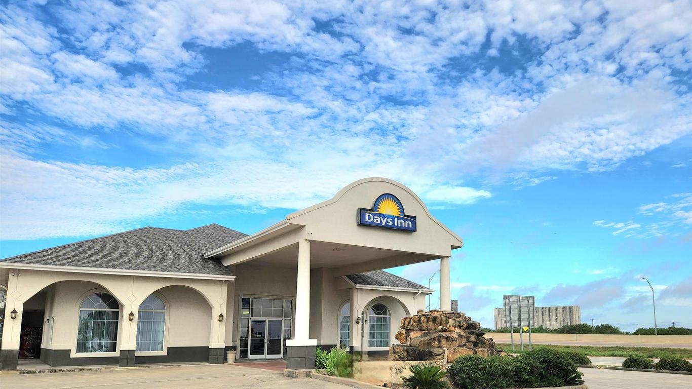 Days Inn by Wyndham Robstown