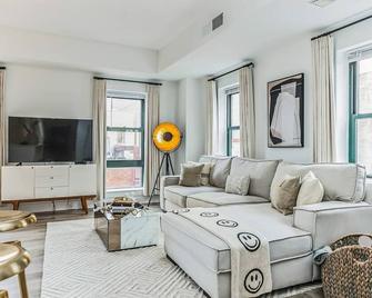 Luxurious 1br Downtown Stamford - Stamford - Living room