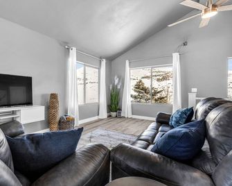 Perfect Studio in the Heart of Kamas - Kamas - Living room