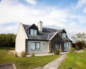 Stone Cottage Holiday Home Ballinskelligs - Ballinskelligs - Gebäude