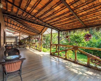 Shangri La Jungle Resort - Molem - Balcony