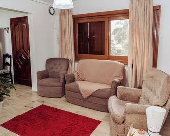 Otimo apto c WiFi, ar-condicionado e garagem - Uruguaiana - Pokój dzienny