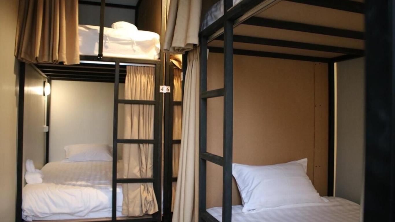 My Box Hostel & Cafe