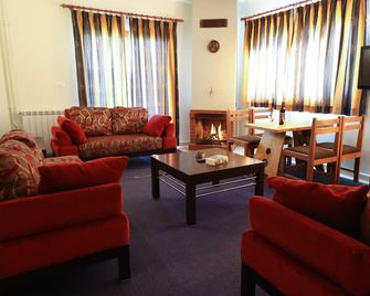 L'escale Du Mzaar - Faraya - Living room