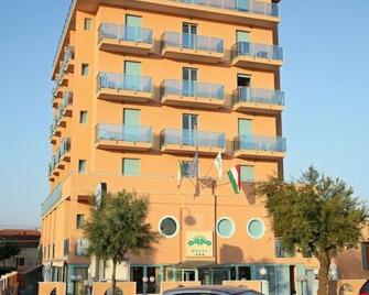 Abbazia Club Hotel Marotta - Marotta - Gebouw