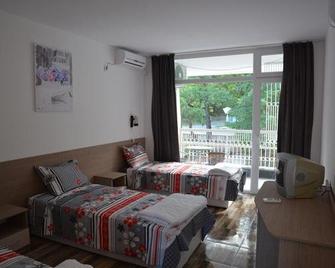 Hotel Neva - Kiten - Habitación