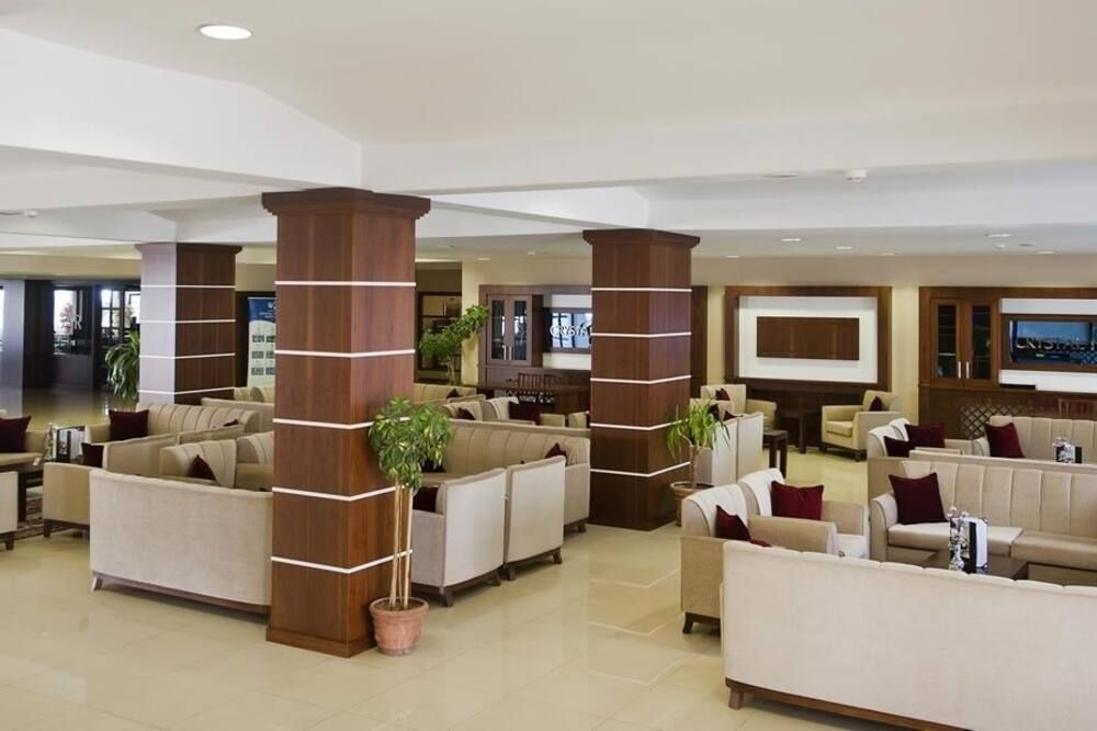 كريستال كوسوك هوتل آند سبا