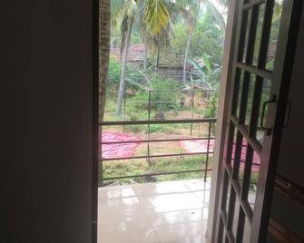 Montecello: Home away from Home - Thiruvananthapuram - Parveke