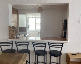 Nice and comfortable apartment 10 minutes from Chahue beach - La Crucecita - Dining room