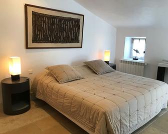 Le Moulin Des Sources - Gordes - Schlafzimmer