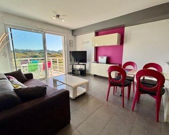 Quiberon - 2 rooms apartment - 43m² - sea preview - rated 3 - Quiberon - Living room
