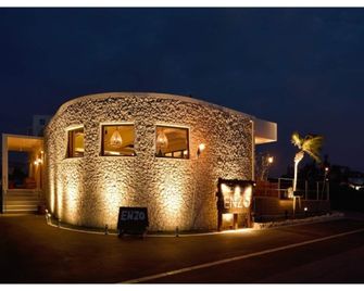 Carbira House - Yomitan - Building