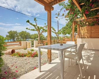 Votsalo - Ierápetra - Hàng hiên