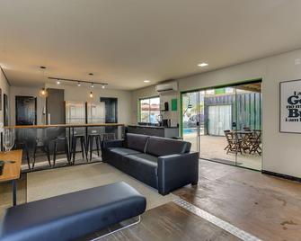 Innbox - Canasvieiras - Florianopolis - Σαλόνι