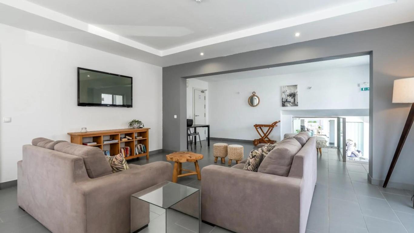 كاي آر هوتلز - ألبوفيرا لاونج