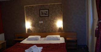 Sky Hotel - Nicosia - Bedroom