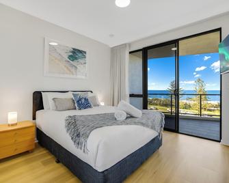 Meridian Alex Beach Apartments - Alexandra Headland - Bedroom
