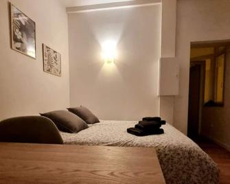 Chez Clément et Mathilde - Studio hyper centre tout équipé - Saint-Amand-les-Eaux - Chambre