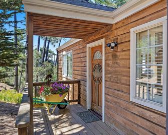 Holly Hill Cottage: 2 Br, 1.5 Ba House In Cambria, Sleeps 4 - Cambria - Patio