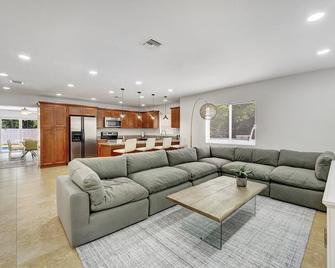 Villa Luxe 4bd 3br Spacious Villa Heated Pool - Boca de Ratones - Sala de estar