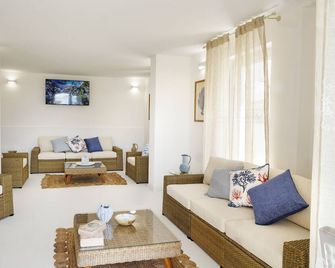 Mercury Beach Hotel - Sant'Antioco - Sala de estar