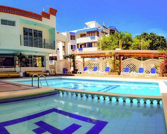 هوتل تايرونا بوداديرو - بلدية سانتا مارتا - حوض السباحة