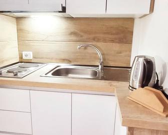 Isabel's B&B - Tirana - Küche