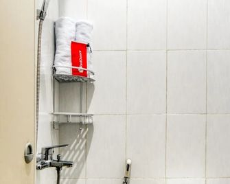 RedDoorz near Graha Cijantung Mall - Yakarta