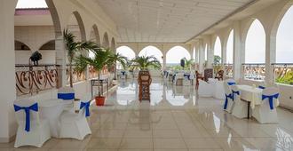 Hotel Hibiscus Louis - Libreville - Restaurante