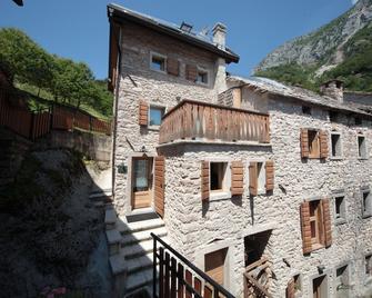 Albergo Diffuso Valcellina e Val Vajont in Casso - Ayas - Edificio