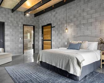 Pepper Paddocks - Warehouse meets Farm - Hastings - Bedroom